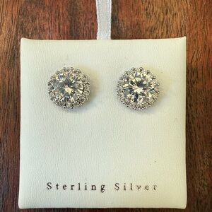 NWT. Contessa DiCapri Sterling Silver Cubic Zironia Diamond Earrings. ✨
